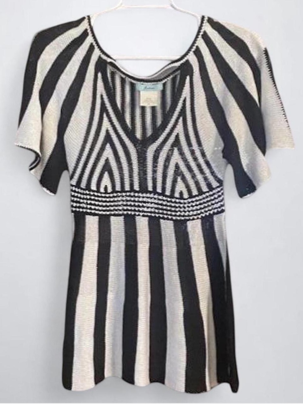 GUESS by Marciano Black White Low-V Neck Empire Waist Lightweight Sweater Small